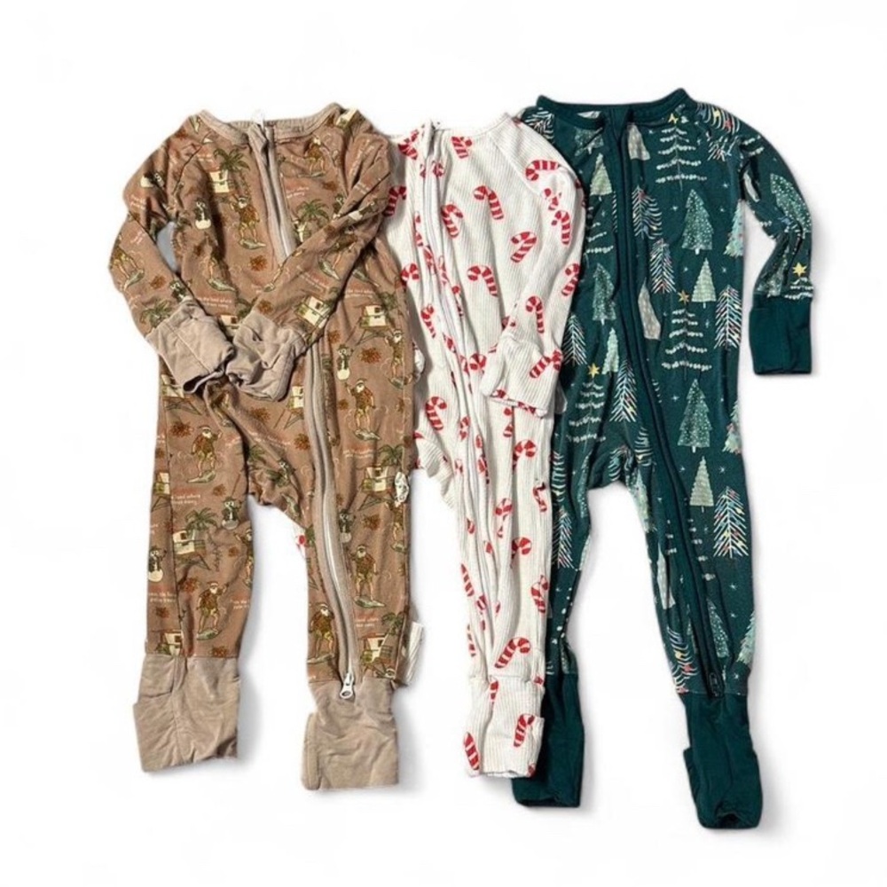 3- 6-12M  Christmas Onesie Pajama Set